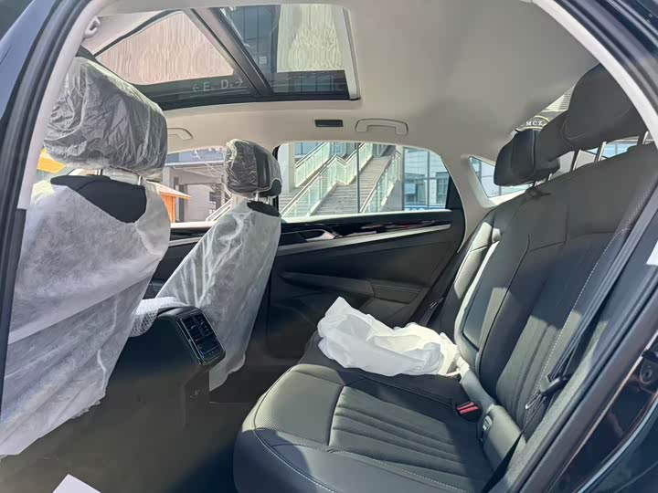 Фото 9 - Volkswagen Passat