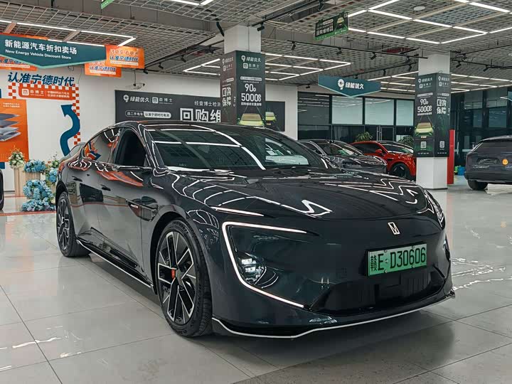 Фото 4 - Avatr 12