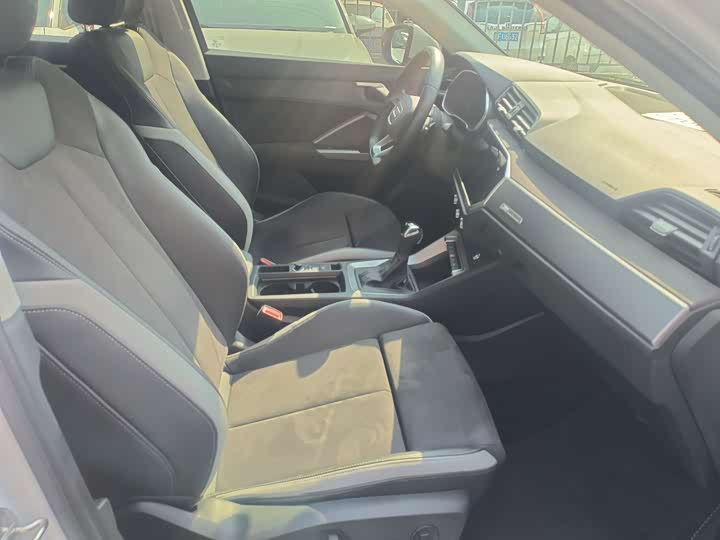 Фото 4 - Audi Q3