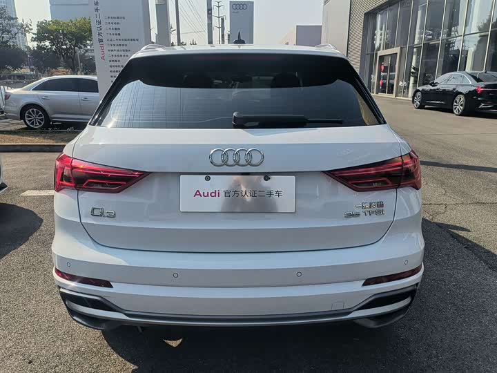 Фото 8 - Audi Q3