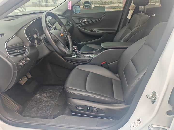 Фото 8 - Chevrolet Malibu XL