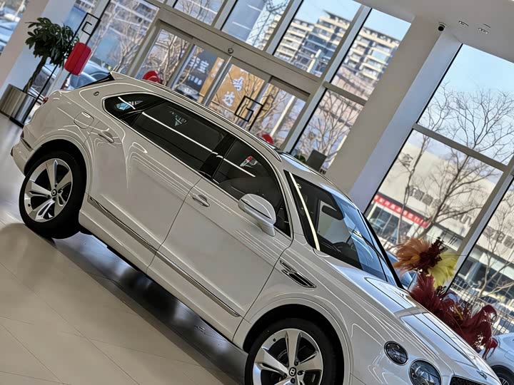 Фото 2 - Bentley Bentayga