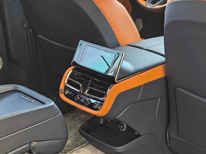 Фото 6 - Bentley Bentayga