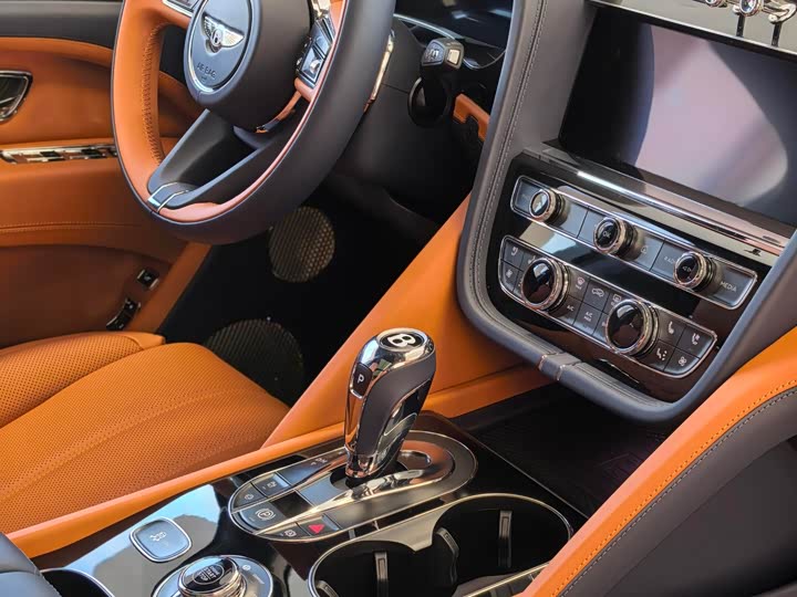 Фото 8 - Bentley Bentayga