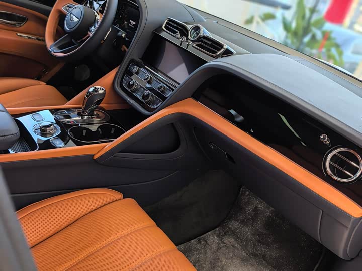 Фото 9 - Bentley Bentayga