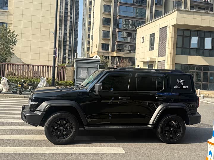 Фото 9 - Tank 300