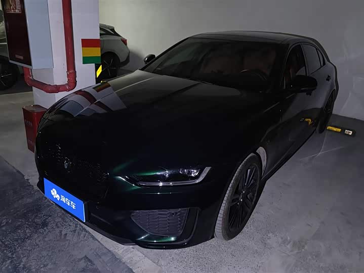 Фото 1 - Jaguar XE L