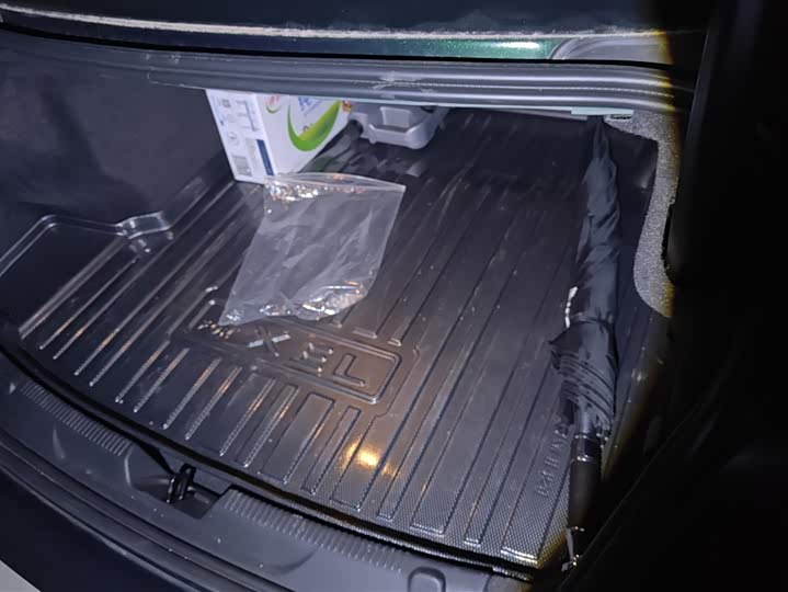 Фото 4 - Jaguar XE L