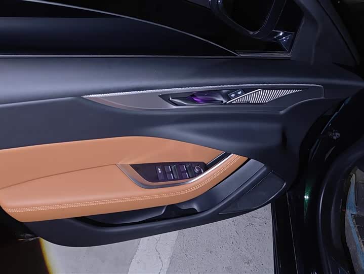 Фото 7 - Jaguar XE L