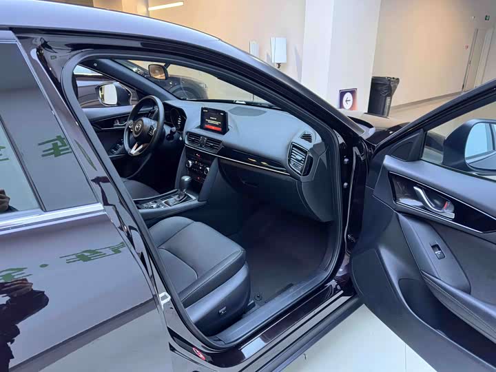 Фото 9 - Mazda CX-4