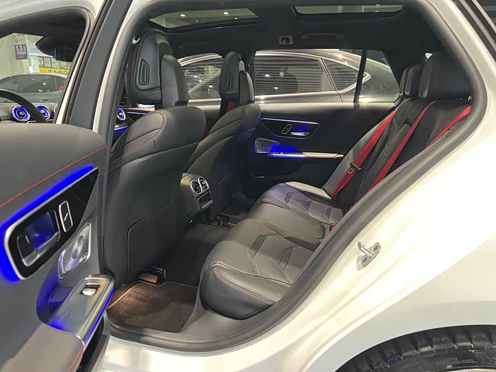 Фото 9 - Mercedes-Benz C-Class AMG