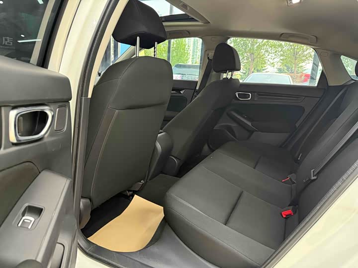 Фото 8 - Honda Civic