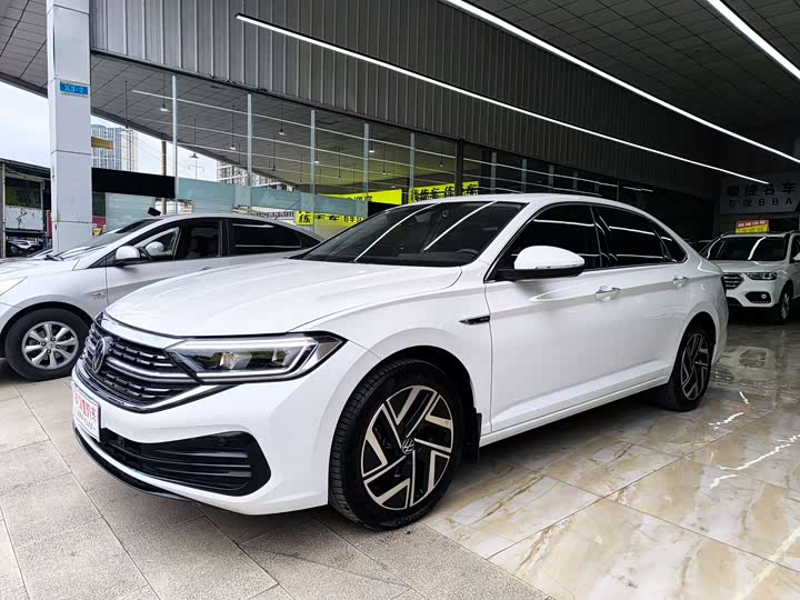 Фото 1 - Volkswagen Sagitar L