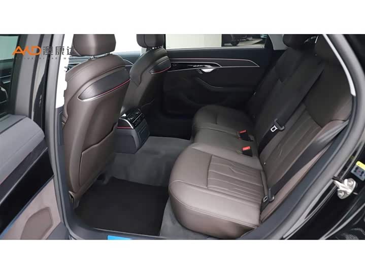 Фото 7 - Audi A8