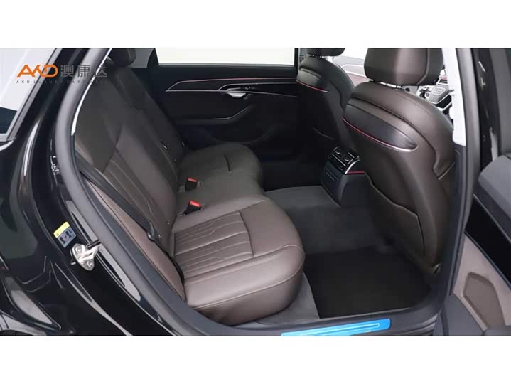 Фото 8 - Audi A8