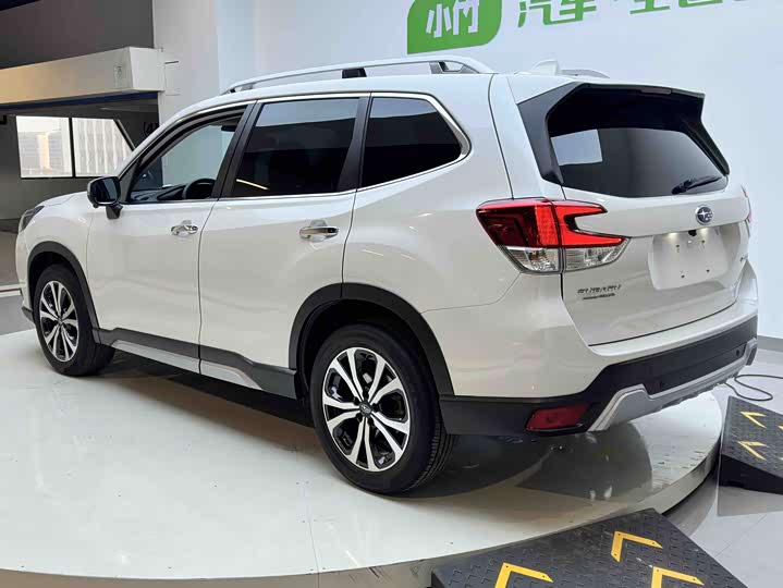 Photo 4 - Subaru Forester