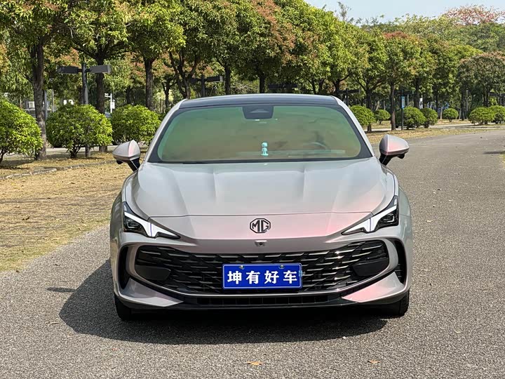 Фото 2 - MG Motor 7