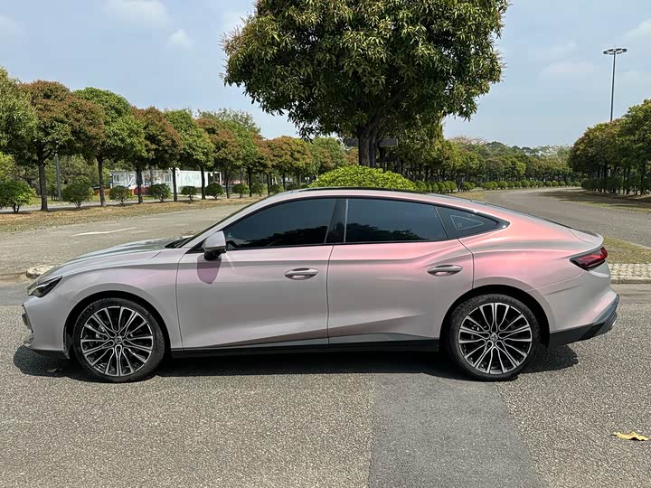 Фото 7 - MG Motor 7