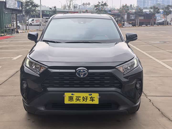Фото 2 - Toyota RAV4