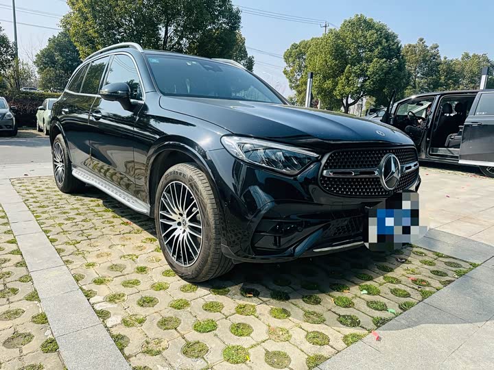 Photo 3 - Mercedes-Benz GLC-Class