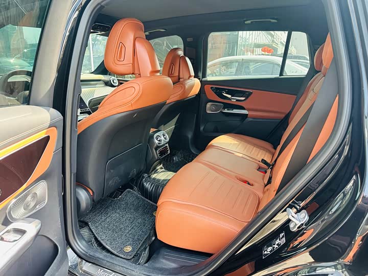 Photo 6 - Mercedes-Benz GLC-Class