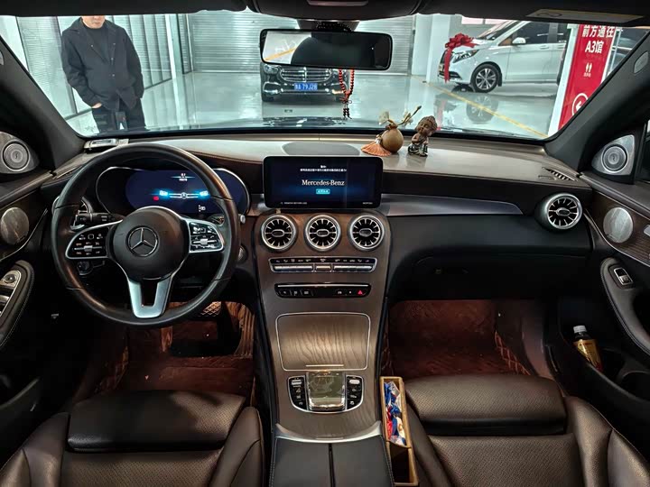 Фото 9 - Mercedes-Benz GLC-Class