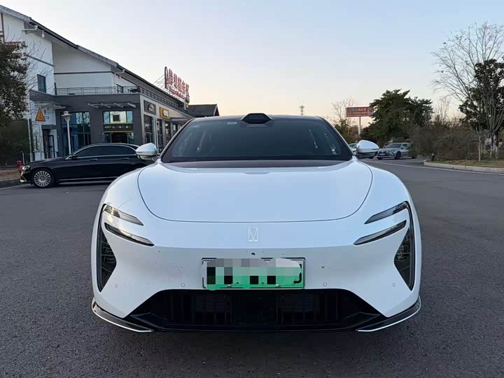 Фото 2 - Avatr 06