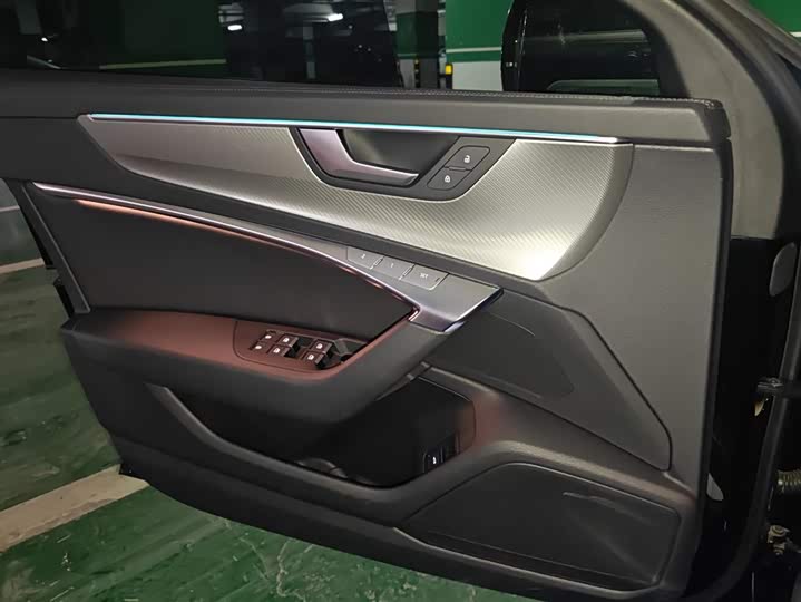 Фото 7 - Audi A6