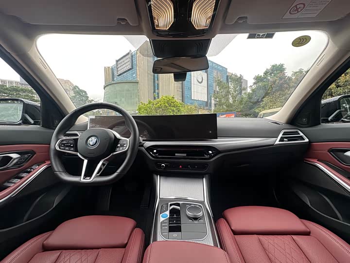 Photo 8 - BMW i3