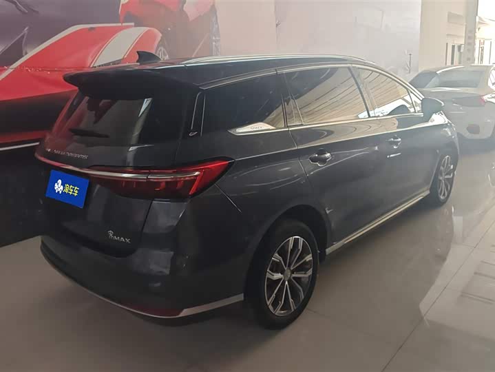 Фото 3 - BYD Song Max