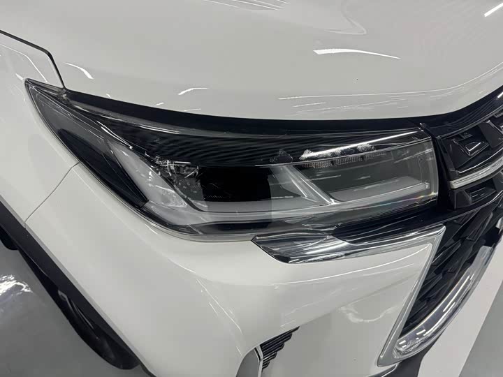 Photo 4 - Dongfeng Forthing T5