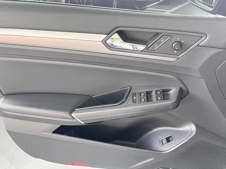 Фото 6 - Volkswagen Lamando L