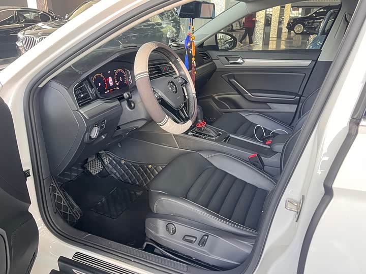 Фото 8 - Volkswagen Lamando L