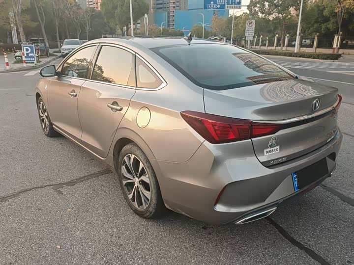 Фото 6 - Changan Eado Plus