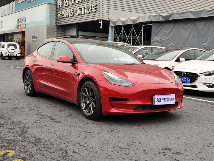 Фото 3 - Tesla Model 3