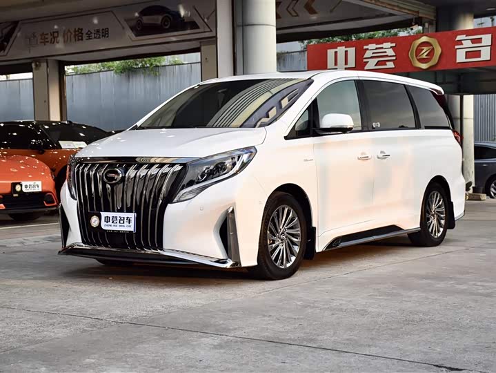 Фото 1 - GAC Trumpchi M8