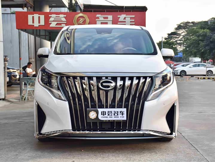 Фото 2 - GAC Trumpchi M8