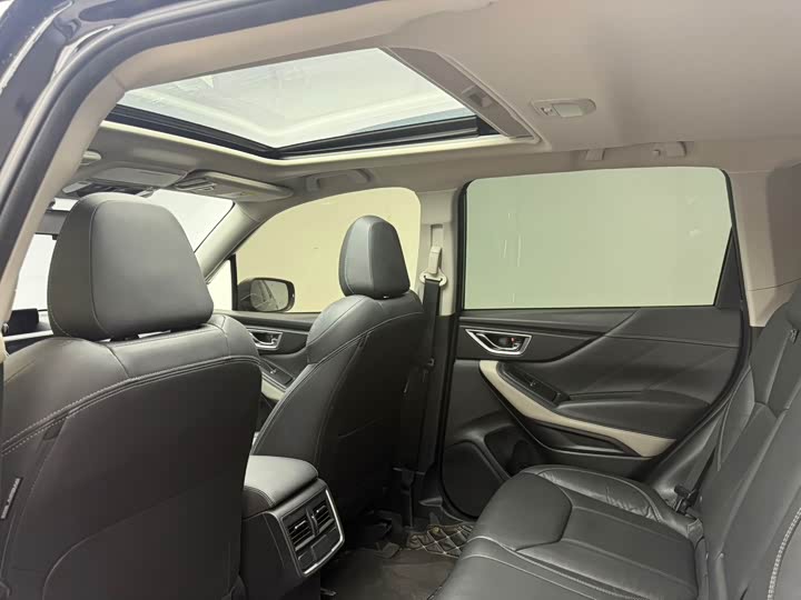 Фото 8 - Subaru Forester