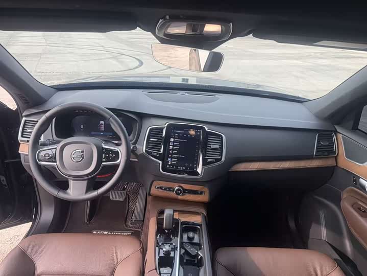 Фото 2 - Volvo XC90