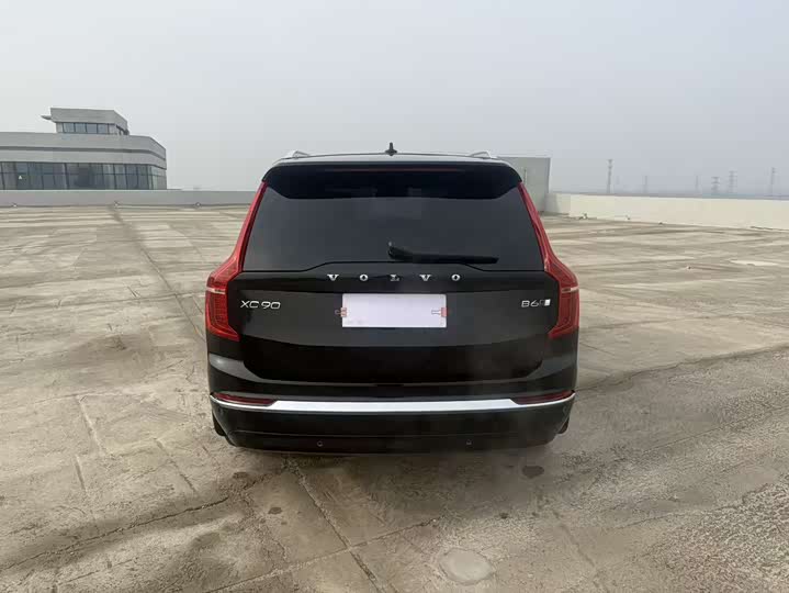 Фото 9 - Volvo XC90