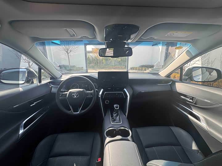 Фото 6 - Toyota Harrier