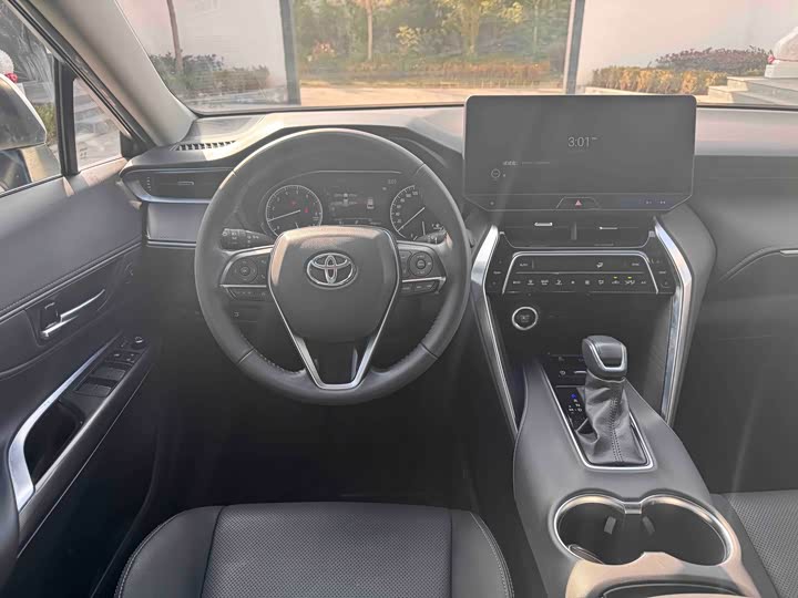 Фото 7 - Toyota Harrier