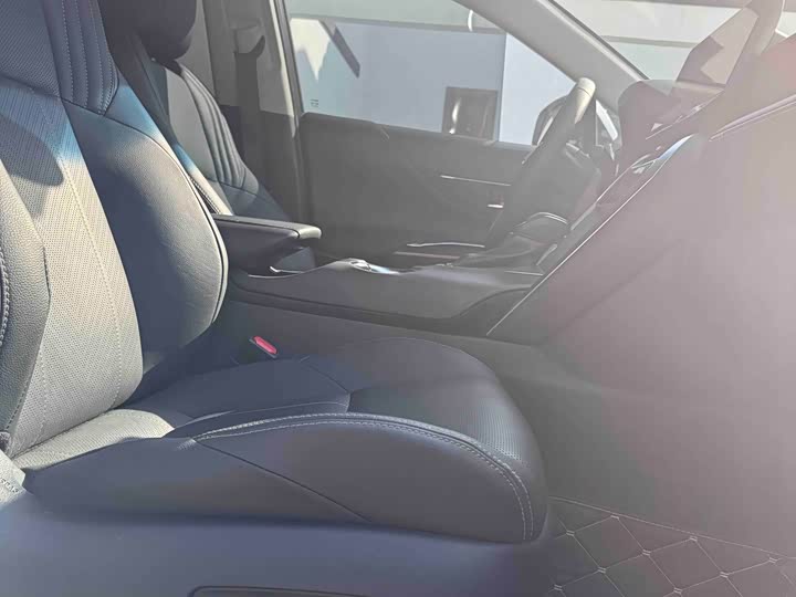 Фото 9 - Toyota Harrier