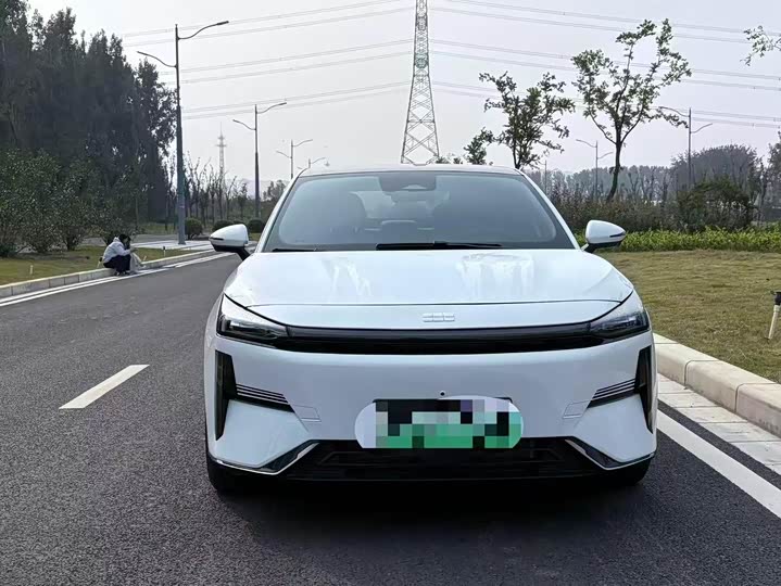 Фото 2 - Geely Galaxy L6