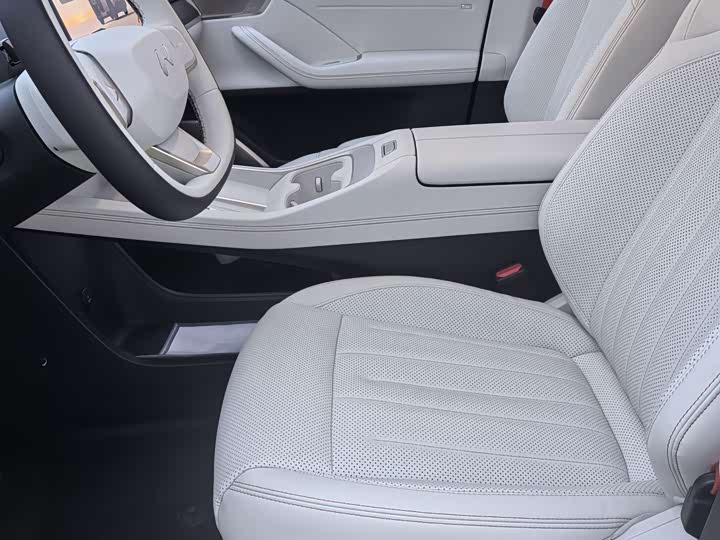 Фото 5 - Nio Onvo L60