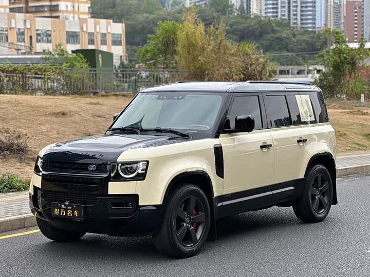 Photo 1 - Land Rover Defender