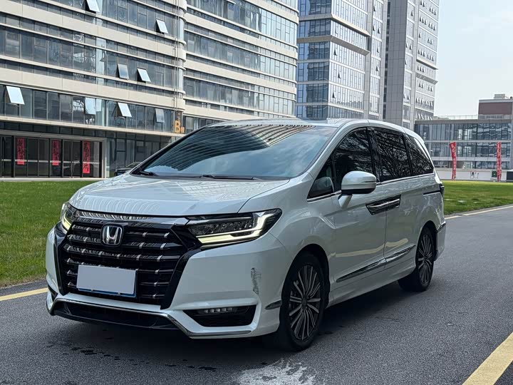 Фото 1 - Honda Elysion