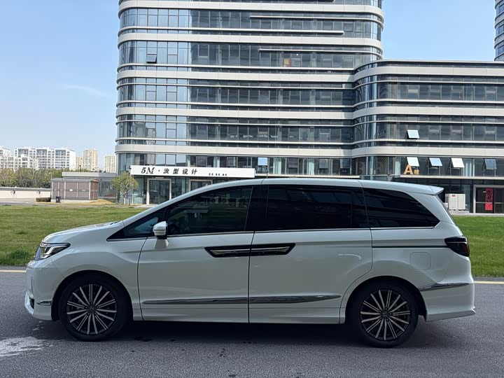 Фото 8 - Honda Elysion