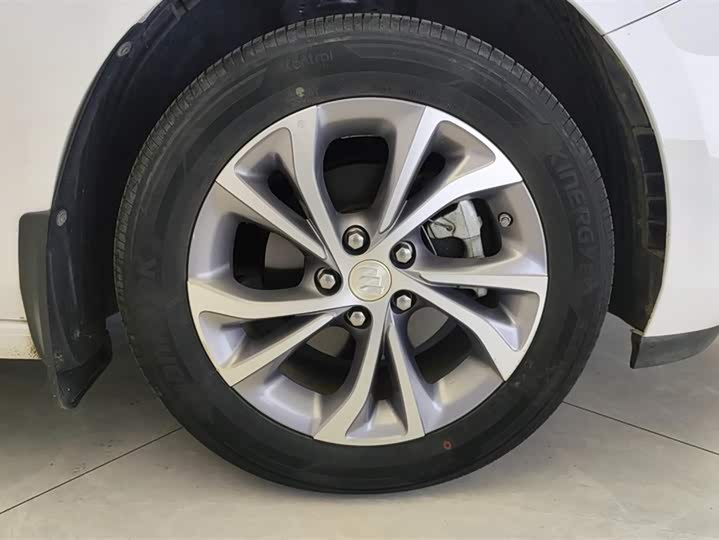 Фото 6 - Buick Verano