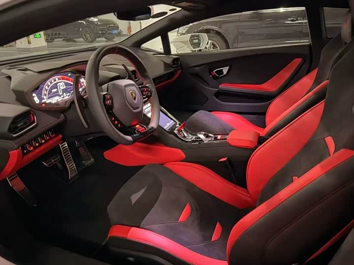 Фото 3 - Lamborghini Huracán